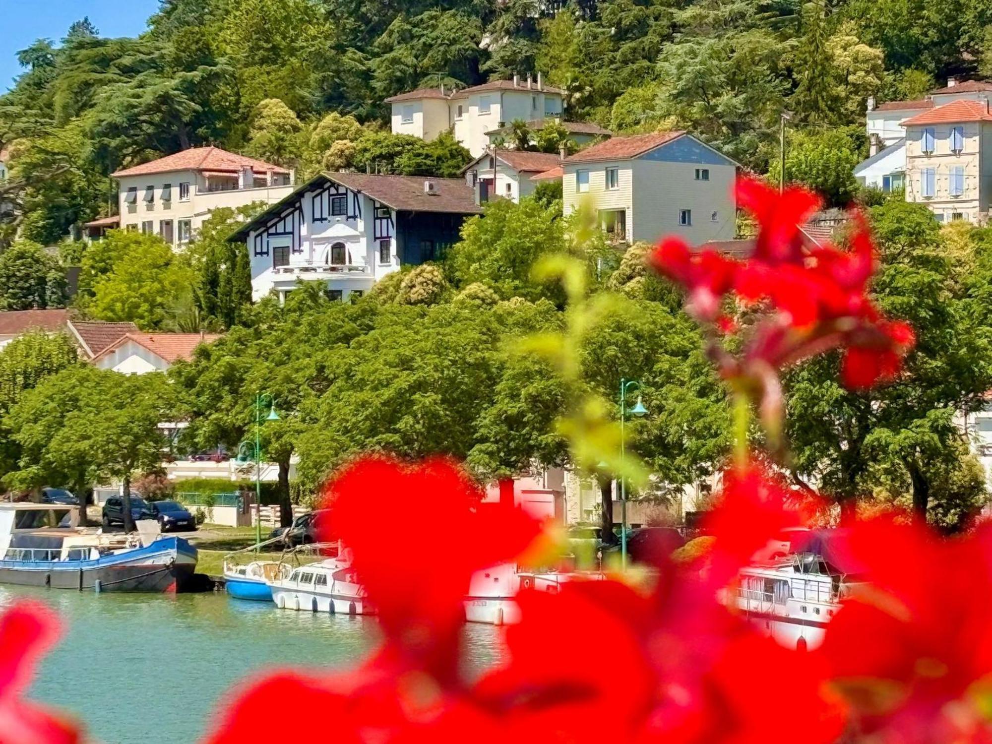 Quand La Ville Dort Agen Luaran gambar